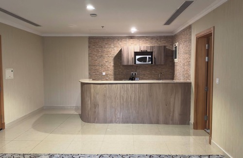 Jeddah Apartment | 3 Hotel Suites in Wonderful Jeddah with AC, Fitness Room