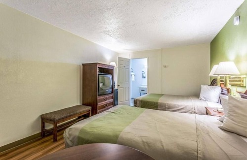 Edgewood Hotel | 3 Inviting Rooms Near Aberdeen Proving Grounds w/Complimentary Breakfast