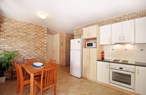 Maroochydore House | 3 Kalyan - Cotton Tree - walking distance to Beach and River!