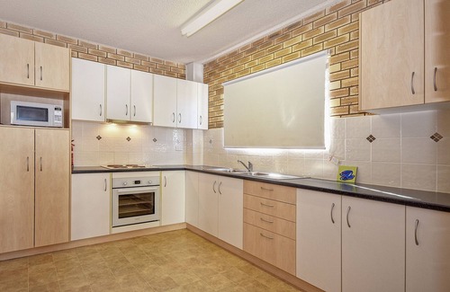 Maroochydore House | 3 Kalyan - Cotton Tree - walking distance to Beach and River!
