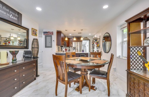 Royal Poinciana House | 3 Mi to Beach: Hollywood Treehouse w/Deck & Yard!