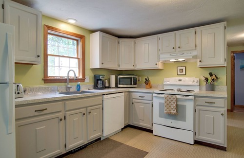 Edgartown House | 3 Mi to Beach & Town: Martha's Vineyard Home