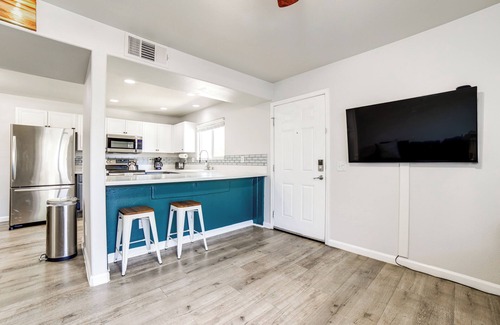 Reno Condo | 3 Mi to Dtwn: Gated Condo w/Patio in Reno!