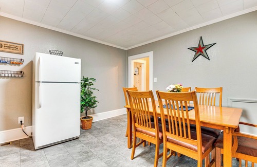 Forest City House | 3 Mi to Dtwn & Holiday Events! Forest City Retreat