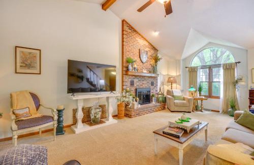 Jefferson City House | 3 Mi to Dtwn Jefferson City Family Home with Deck