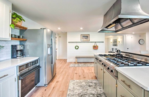 Refton House | 3 Mi to Dutch Wonderland: Serene Home w/Deck