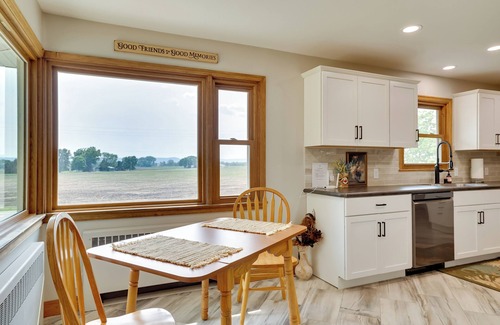 Onalaska House | 3 Mi to Lake Onalaska: Quaint Home w/Prairie View