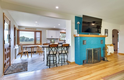 Onalaska House | 3 Mi to Lake Onalaska: Quaint Home w/Prairie View