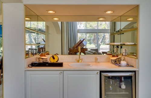 Winchester House | 3 Mi to the Strip - Las Vegas Estate w/Pool!