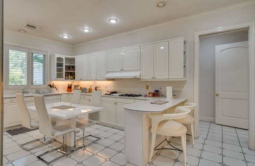 Winchester House | 3 Mi to the Strip - Las Vegas Estate w/Pool!