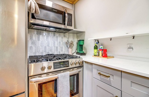 Perkinsville Cabin | 3 Mi to Weathersfield Trails: Dog-Friendly Cabin!