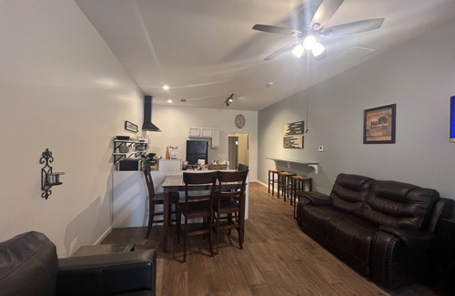 Atlanta House | 3 miles to DT Atlanta a short drive to Braves Stadium