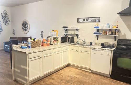 Atlanta House | 3 miles to DT Atlanta a short drive to Braves Stadium