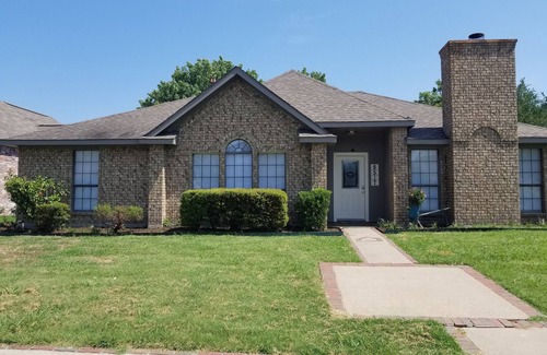 Rowlett House | 3 Miles To Lake Ray Hubbard Tranquil & Comfy Family Friendly Rowlett Getaway