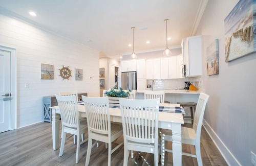 Gulf Shores House | 3-min walk to beach | Pool | Bikes | BBQ | Games