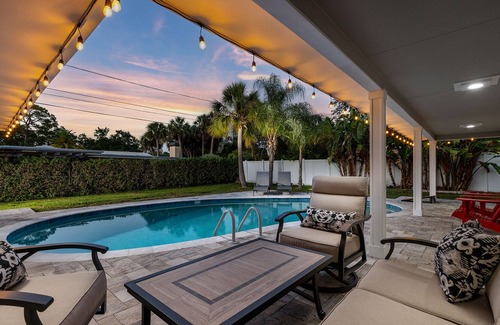 Harbor Bluffs House | 3 Mins to Beach~ Heated Pool~ Ping Pong~Pool Table