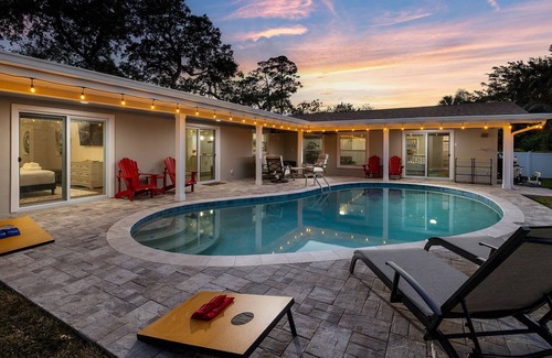 Harbor Bluffs House | 3 Mins to Beach~ Heated Pool~ Ping Pong~Pool Table