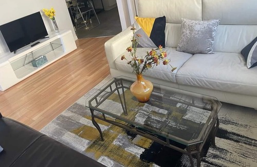 Hull Apartment | 3 minutes drive to Ottawa down town with car