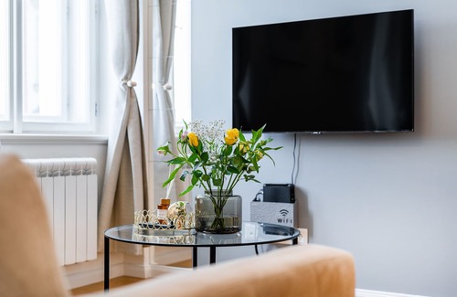 Prague 2 Apartment | 3 minutes walking to Wenceslav Square and Muzeum! Cozy Prague City Apartment.