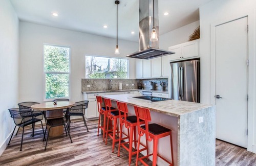 Oak Lawn House | 3 Modern Townhomes Side bySide