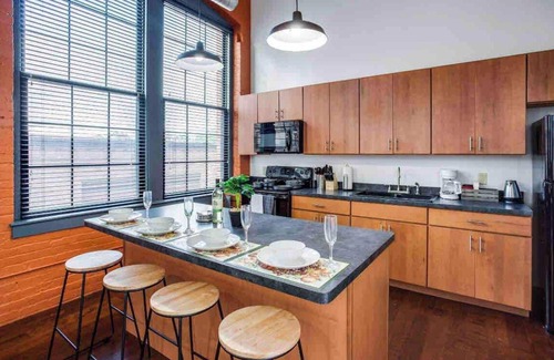 Rochester Apartment | <3> NY Style Centric Loft with King Bed by Park av