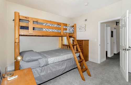 Corryville House | 3 or 4 bdrm Restored Home near Univ. of Cincinnati