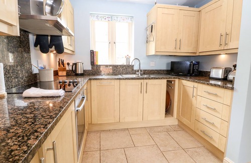 Quenington House | 3 PAINTERS FIELD, family friendly in Quenington, Near Cirencester
