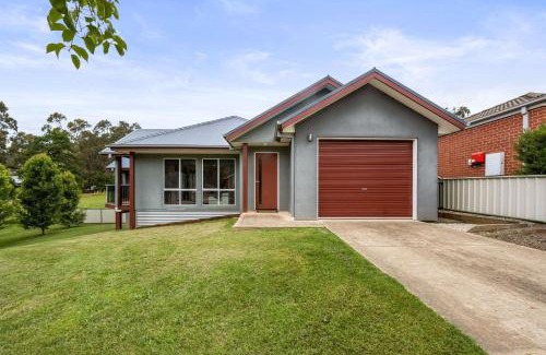Bright House | 3 Peaks Rise Bright