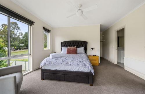 Bright House | 3 Peaks Rise Bright