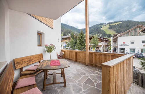 Mareo Apartment | 3-Room Apartment Erta with Mountain View, Wi-Fi & Terrace