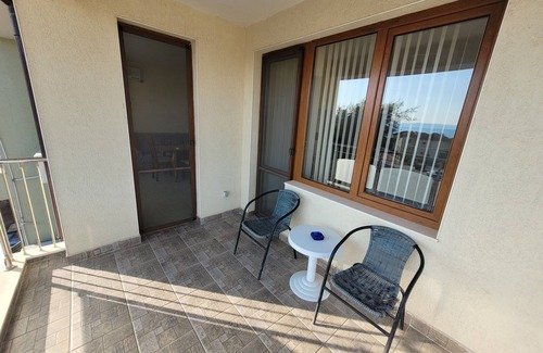 Kavarna Apartment | 3-room new apartment, 5-min walk to 3 sandy beaches