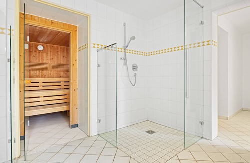 Seebad Heringsdorf Apartment | 3-room vacation apartment directly on the Baltic Sea - use of sauna in the house included!