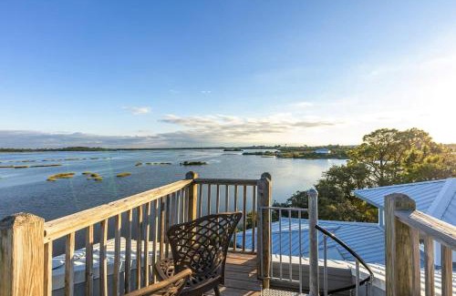 Cedar Key House | 3 Story Haven Fire Pit kayaks updated 360 Views