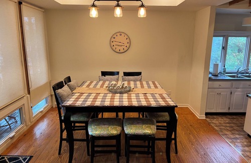 Bullard House | 3 Story Peaceful Lakehouse on Lake Palestine-20 mins from Tyler/2 hrs from DFW