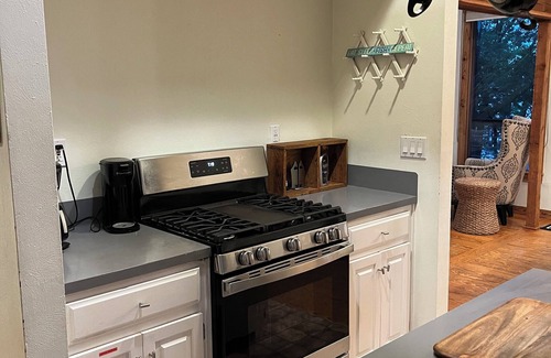 Bullard House | 3 Story Peaceful Lakehouse on Lake Palestine-20 mins from Tyler/2 hrs from DFW