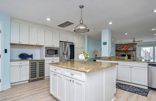 Northeast Virginia Beach House | 3 Story TownHouse Walking distance to the beach