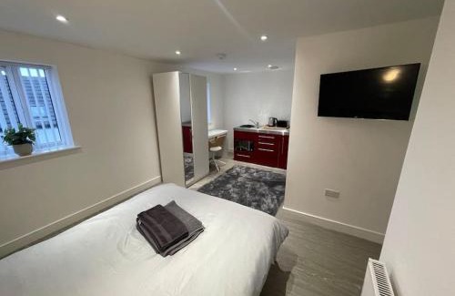 Filton Apartment | 3 Studio close to amenities & transport links