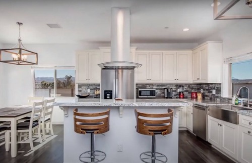 Yucca Valley House | 3 TREE VILLA w Level 2 EV Charging