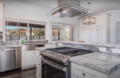 Yucca Valley House | 3 TREE VILLA w Level 2 EV Charging