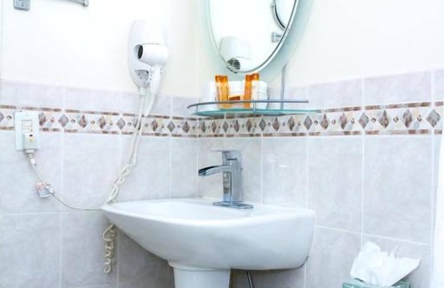 City Center Hotel | 3 Units | Perfect Family Stay in South Beach, Kitchenette & Pool, Walk to Sands