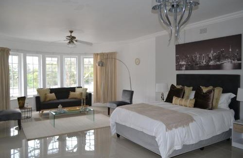 Woodmead House | 3 Woodmead Suites
