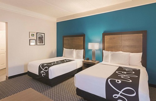 Orlando Hotel | 3 x 2 Double Beds at La Quinta Inn & Suites by Wyndham Orlando UCF