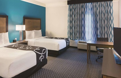 Orlando Hotel | 3 x 2 Double Beds at La Quinta Inn & Suites by Wyndham Orlando UCF