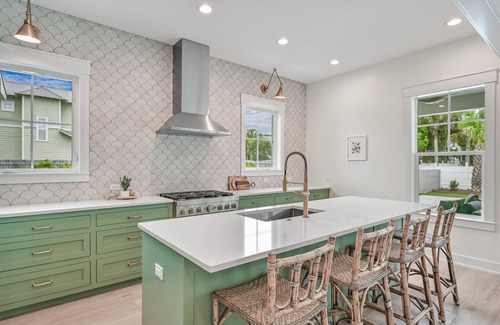 Village of Sugar Beach House | 30 A-mazing. 4 bd, Private Heated Pool, 6 Seater Golf Cart and Bikes!