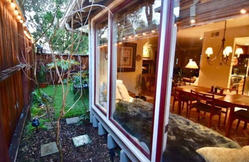 Oak Park House | 30 day minimum: Beautiful Upper West Townhome