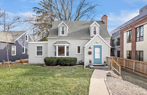 Madison House | 30+ Day Only. Pet-Friendly Rental in Prime Location – Near UW, Parks, & Dining!