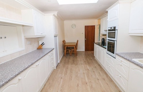 Mumbles Cottage | 30 LONG SHEPHERDS DRIVE, family friendly in The Mumbles