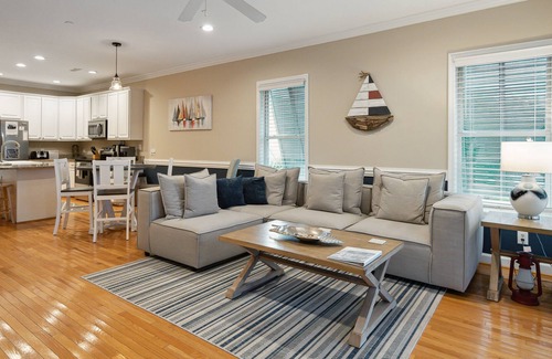 Sunset Point House | 30 Night Minimum Stay - Lavish Townhome with Community Pool & Dock