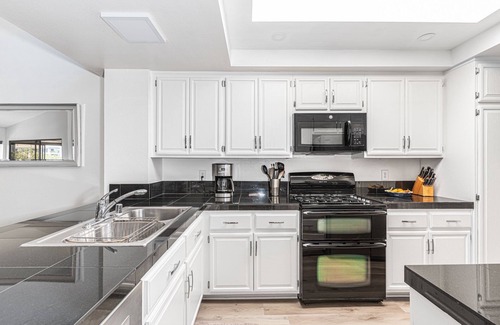 Santa Ana Heights Condo | 30+ Night | Stylish Apartment w/Balcony and Pool Access