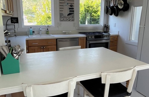 Stinson Beach House | 30 Steps to beach; ocean views & sounds; fiber internet & work desks; beach toys